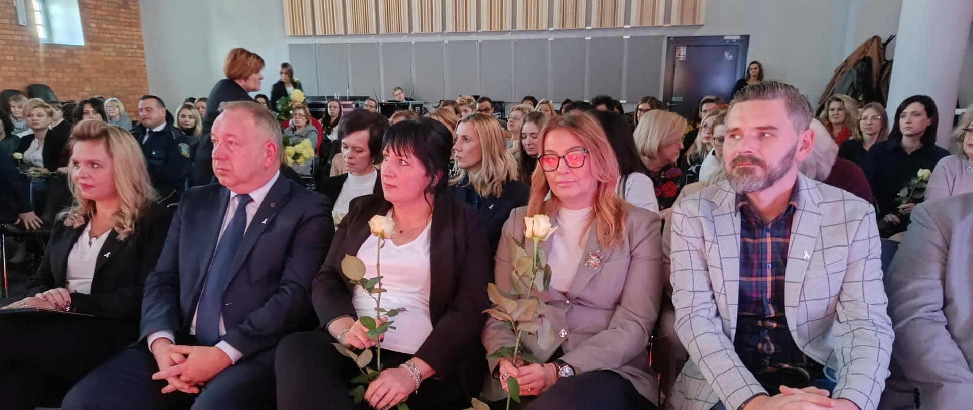 Konferencja pod hasłem "Mówimy STOP przemocy domowej"