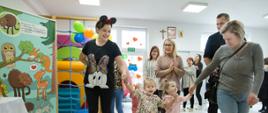 Kadra przedszkola w trakcie animacji - zajęcia z zaproszonymi gośćmi