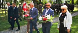 Przedstawiciele władz państwowych, samorządowych, służby mundurowe upamiętniły rocznicę wybuchu II Wojny Światowej