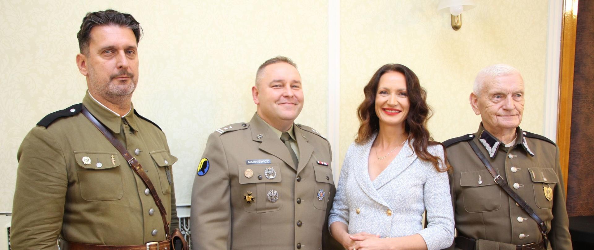 na zdjęciu uczestnicy koncertu inauguracyjnego Nasza Historia
