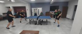 Członkowie drużyn Narewka - Sokołów Podlaski w trakcie gry