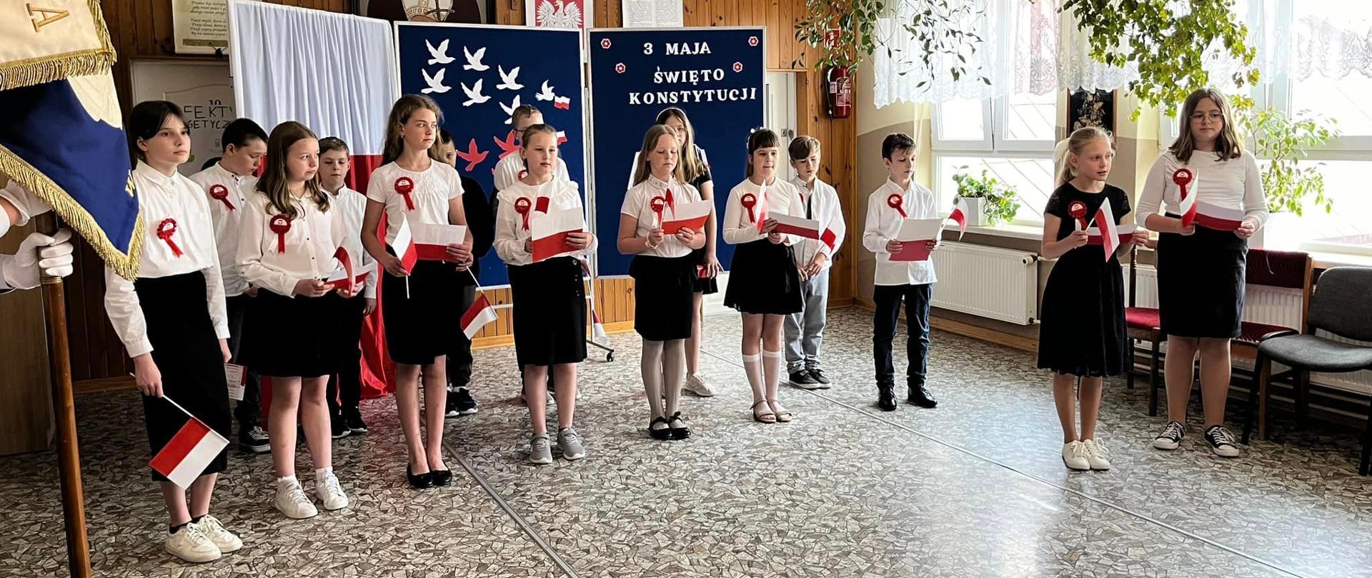 Apel z okazji Święta Konstytucji 3 Maja w Szkole Podstawowej im. Jana Pawła II w Żarnowie