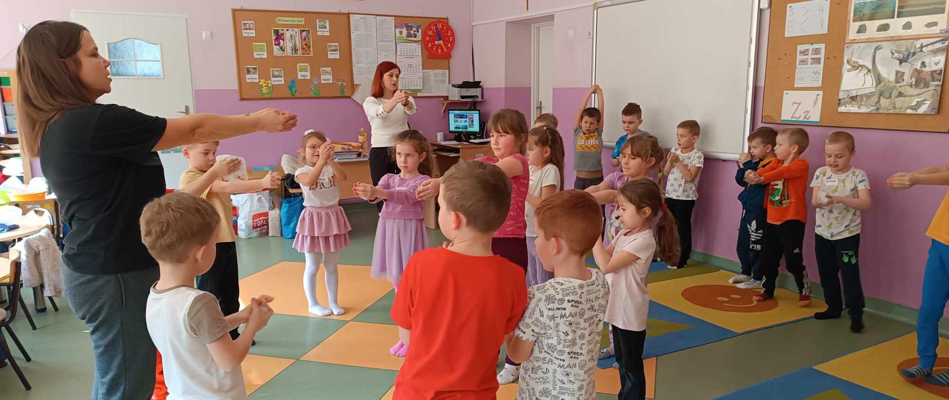 Zajęcia plastyczno-sensoryczne w grupie 5-6 latków ☺️☺️☺️