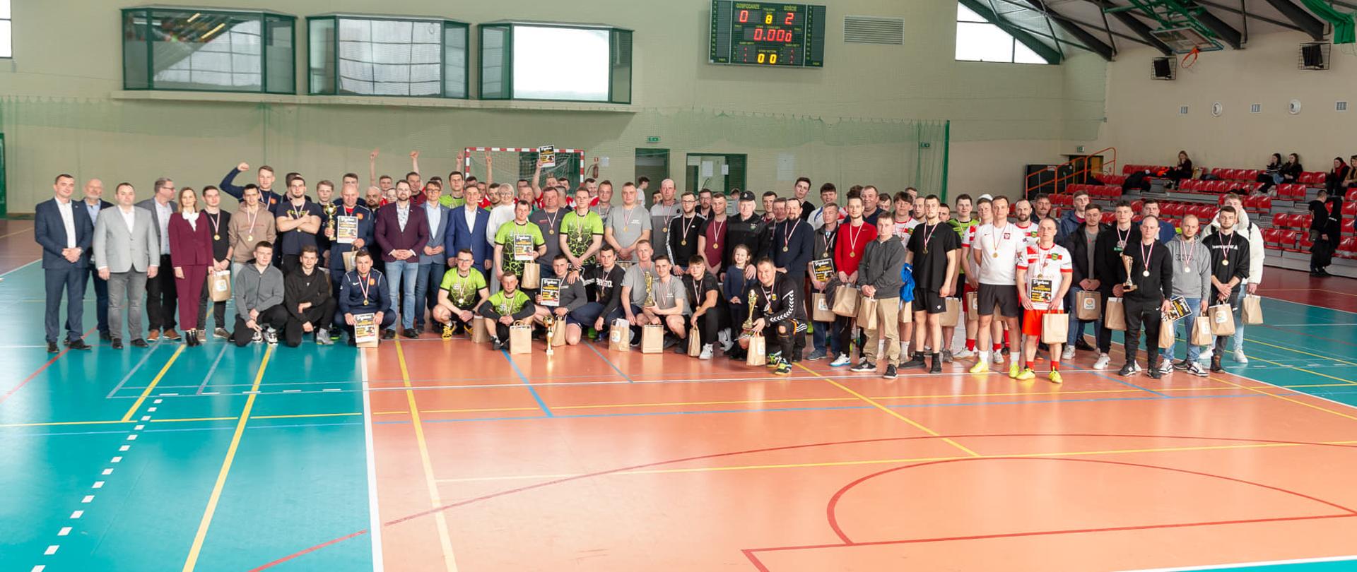 Mistrzostwa Powiatu Kraśnicku drużyn OSP i PSP w halową piłkę nożną