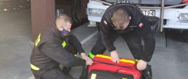 Strażacy OSP z nowym plecakiem PSP R-1