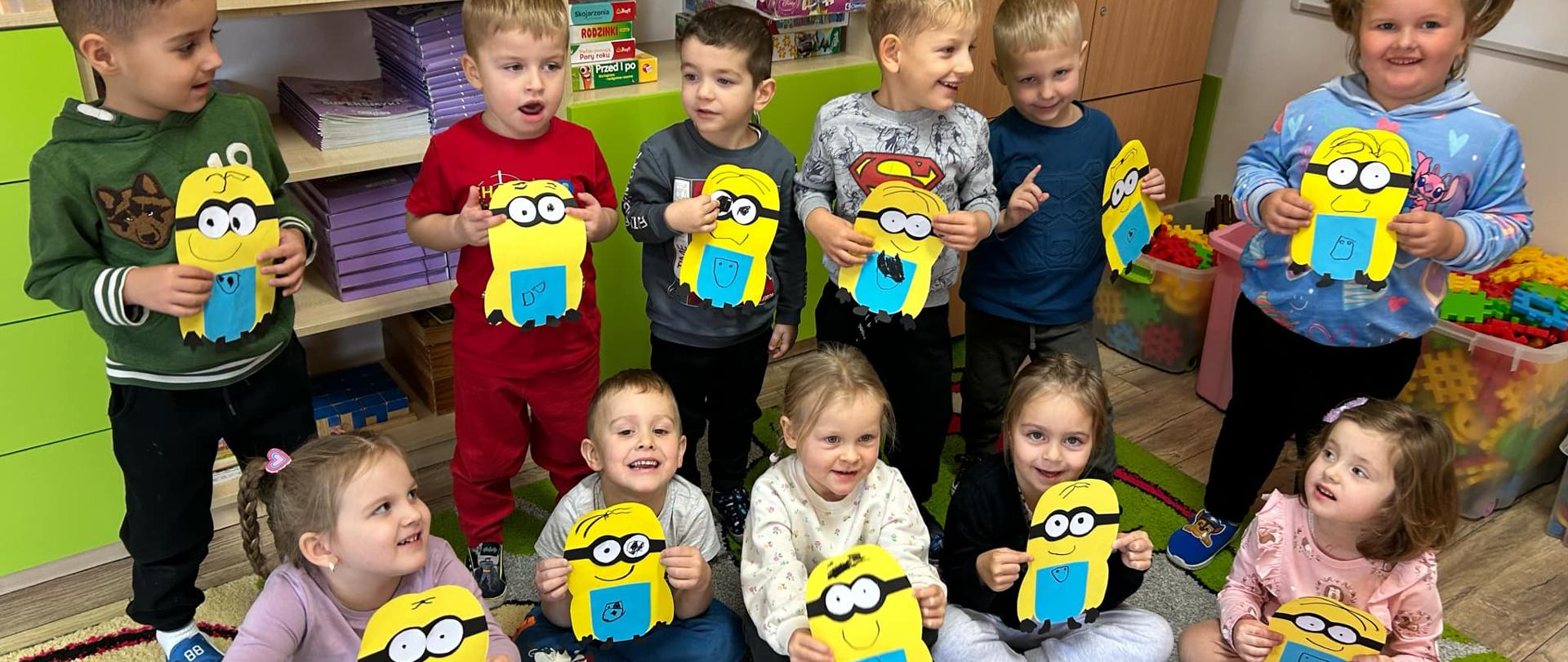 Dzieci podczas zabaw z okazji Dnia Postaci z Bajek