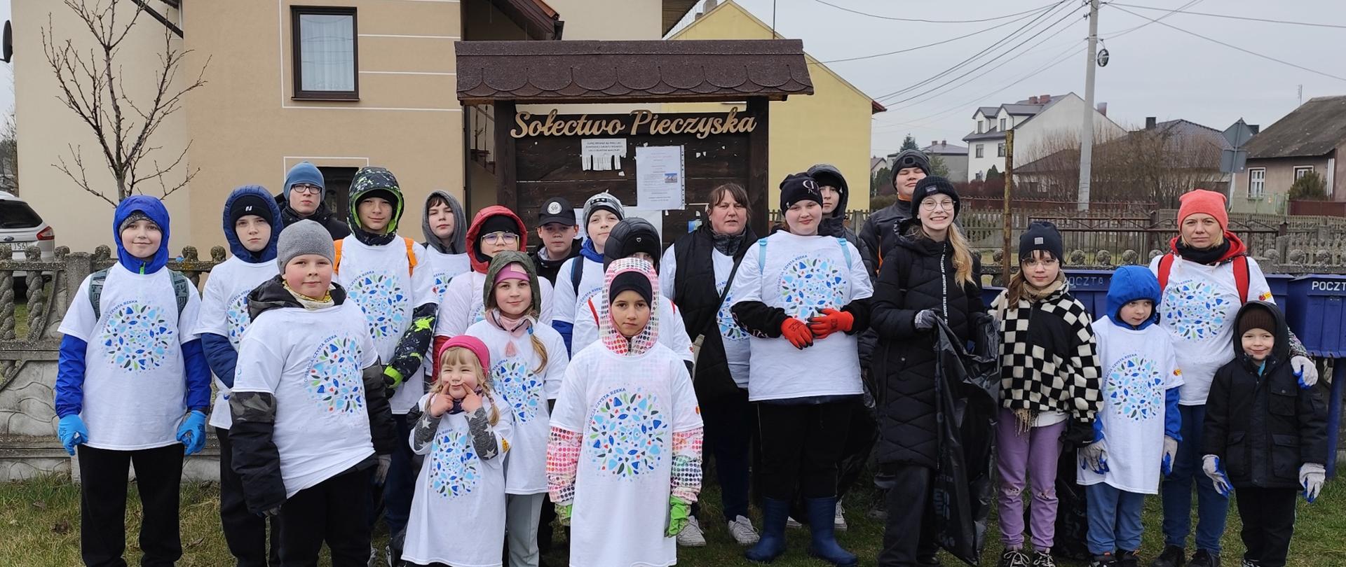 Reprezentacja naszej szkoły w akcji Operacja Czysta Rzeka 2026.