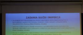 Fragment prezentacji przedstawiający zadania służb i inspekcji przy stwierdzeniu ogniska pryszczycy