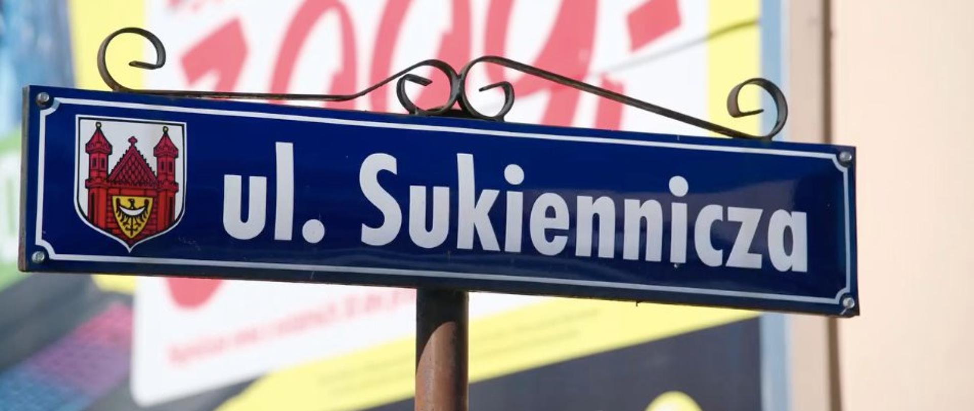 niebieski szyld