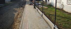 Chodnik do boisk sportowych w Siedliskach