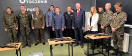 Uroczyste otwarcie i poświęcenie wirtualnej strzelnicy w Zespole Szkół w Trzcinicy 
