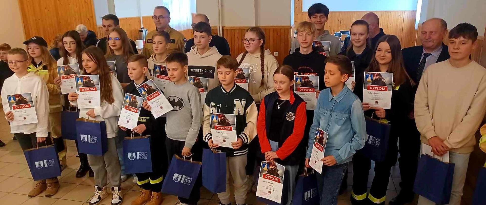 Uczniowie biorący udział w OTWP