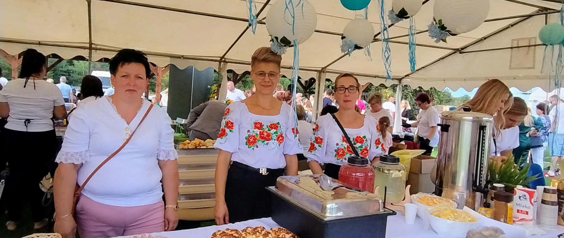 Stoisko Stowarzyszenia Kobiet Wsi Smęgorzów na XIII Święcie Ziemniaka w Smęgorzowie