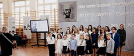 Część artystyczna w wykonaniu uczniów szkoły