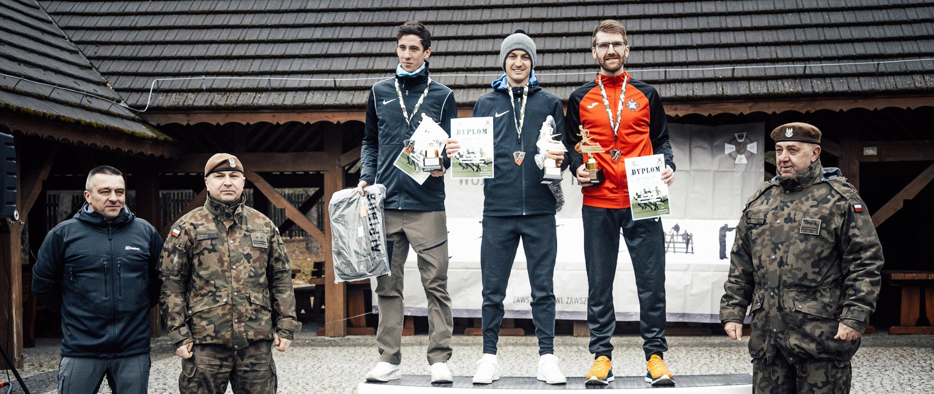 1Żołnierz 5MBOT na podium Mistrzostw Wojsk Obrony Terytorialnej w biegach przełajowych