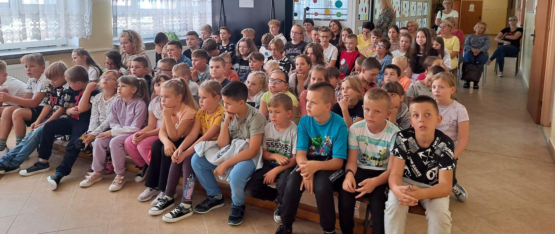 NARODOWE CZYTANIE W ZSP W SARNÓWKU