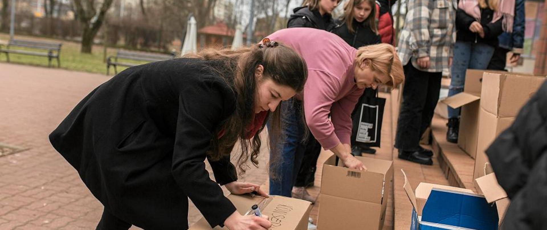 Zbiórka pomocy materialnej