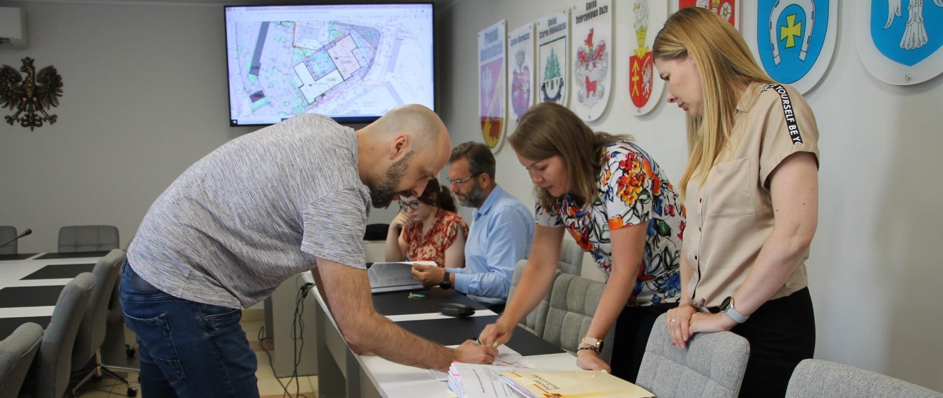 Spotkanie w sprawie projektu rozbudowy siedziby Starostwa Powiatowego w Białymstoku

