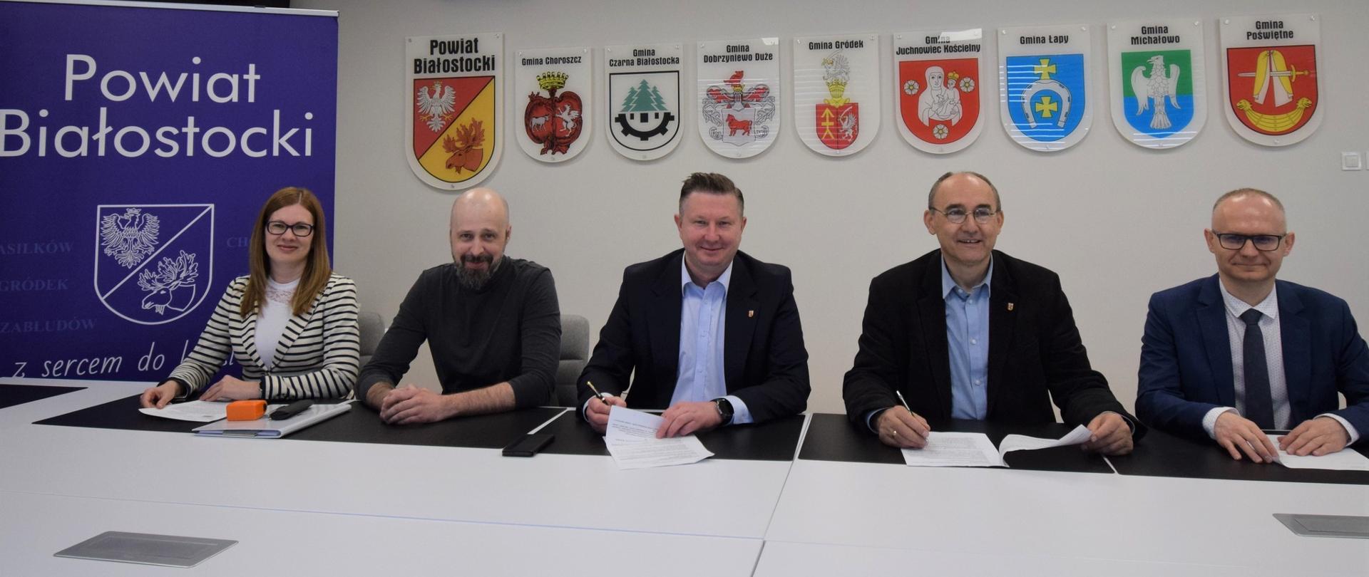 Podpisanie umowy z architektem