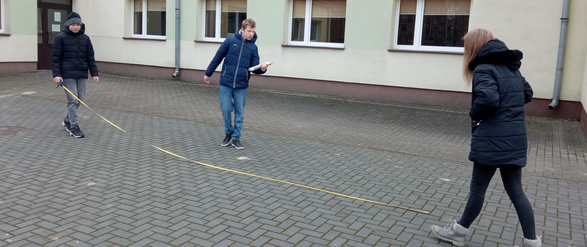 Doświadczalne wyznaczanie prędkości w ruchu jednostajnym prostoliniowym