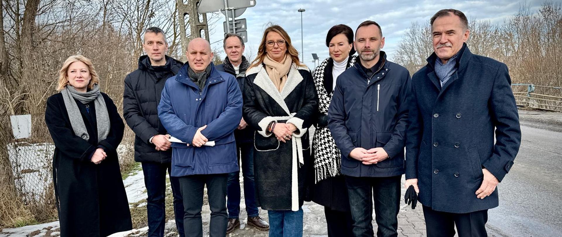 Przebudowa mostu i budowa nowej kładki pieszo–rowerowej przy ul. Warszawskiej w Kunowie