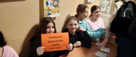 Wybieramy Młodzieżowe Słowo Roku 2025