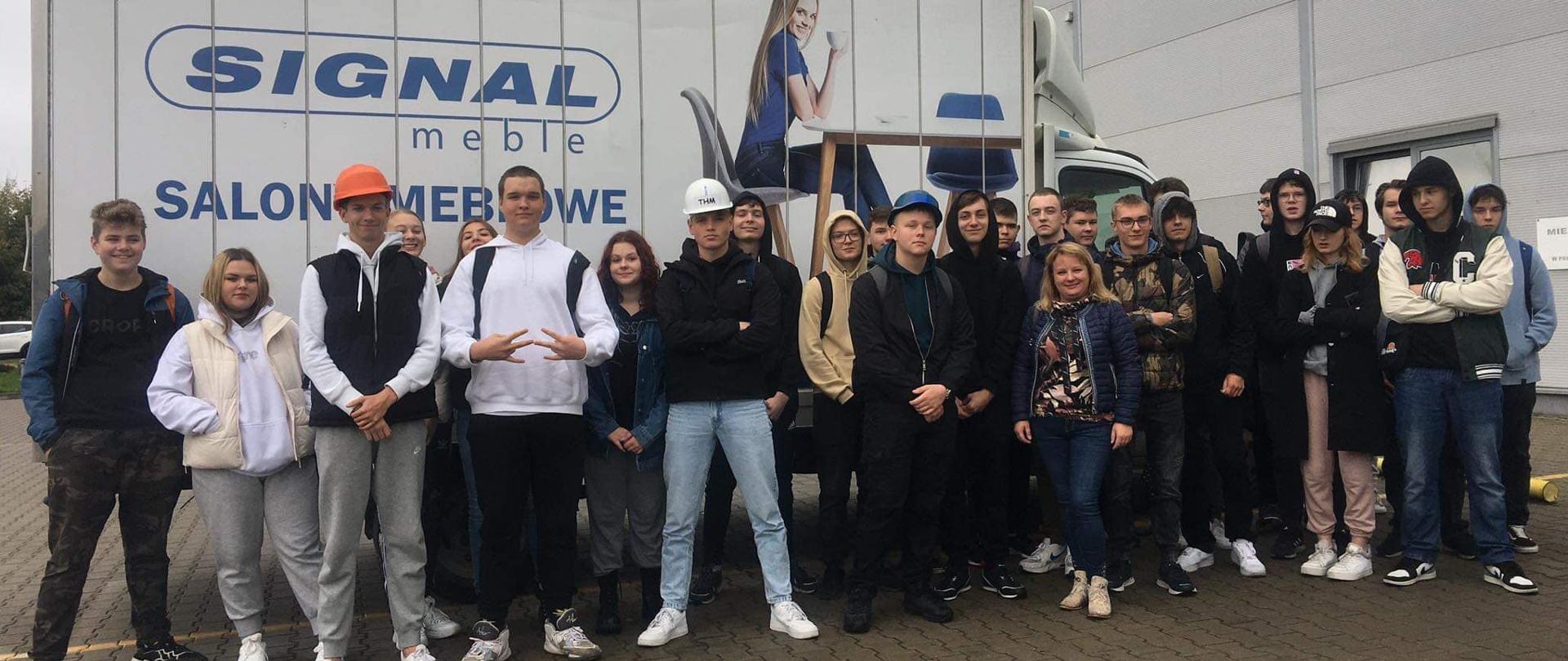 Uczniowie poznali logistykę w praktyce