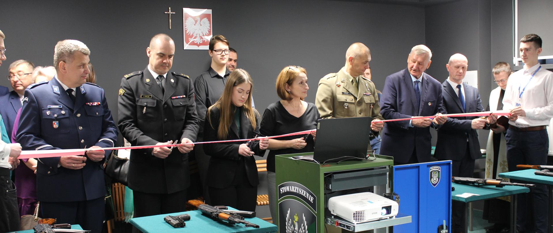 Otwarcie wirtualnej strzelnicy w 1 LO w Jaśle