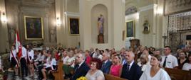 Pani Wójt, Starości dożynek oraz zaproszeni goście w kościele