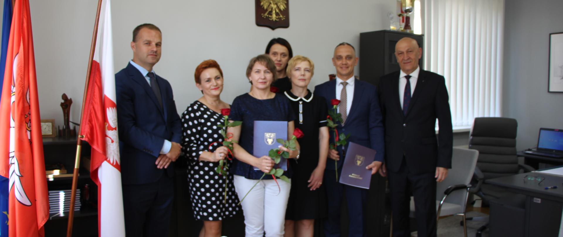 Nadanie stopnia awansu zawodowego nauczycielom placówek Powiatu Zambrowskiego