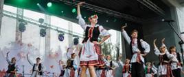 Zespół taneczny podczas występu