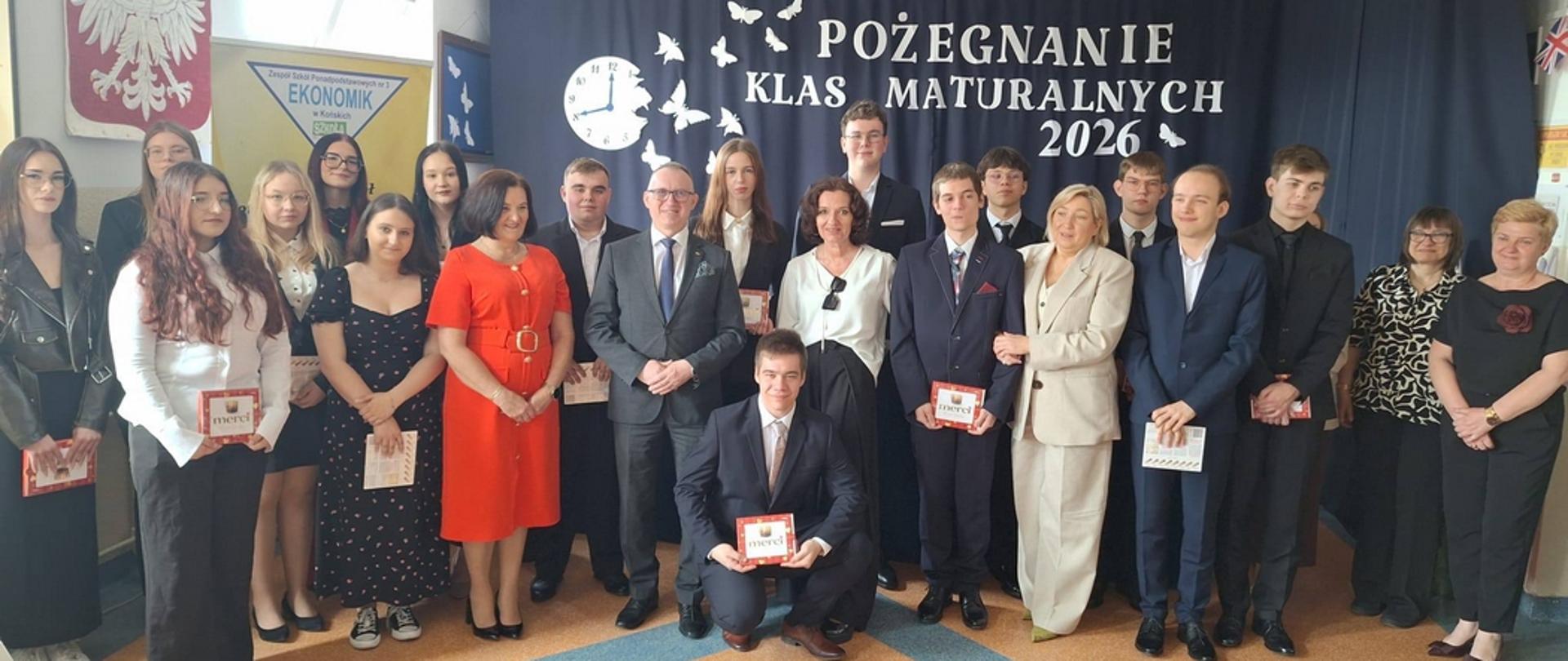Nowy rozdział, wielkie marzenia. Pożegnanie maturzystów w „Ekonomiku”