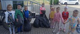 Przedszkolaki sprzątają dla Polski