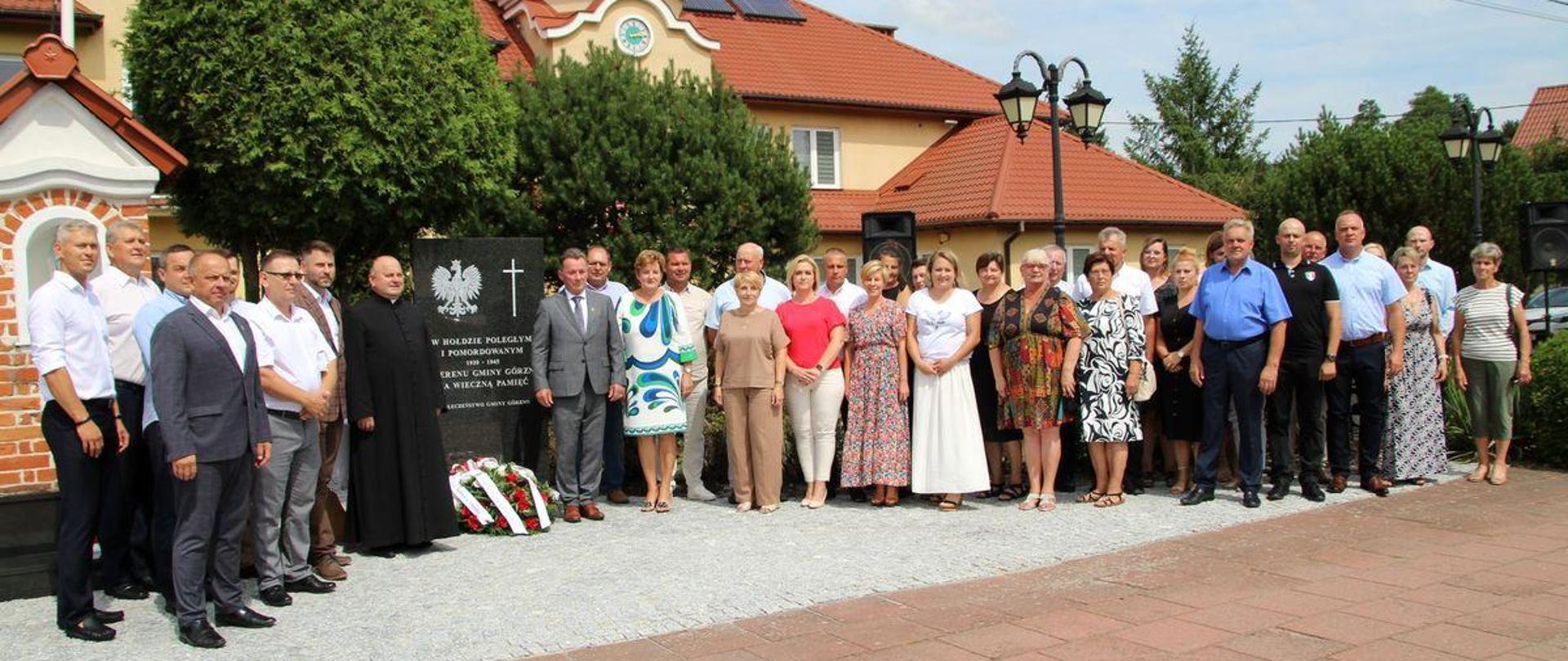 Wspólne zdjęcie uczestników uroczystości