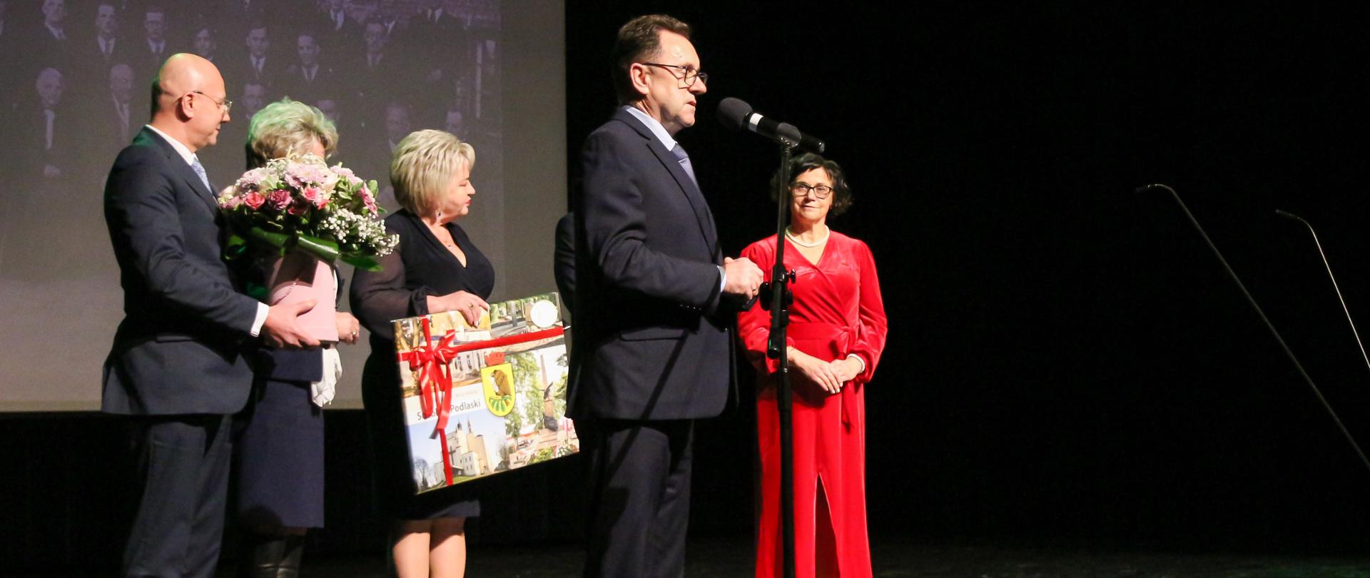 W Sokołowskim Ośrodku Kultury odbyła się Jubileuszowa Sesja Rady Miejskiej
z okazji 600 – lecia Miasta Sokołów Podlaski
