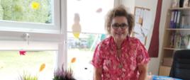 W trakcie malowania - dzieci wspierają Panie nauczycielki