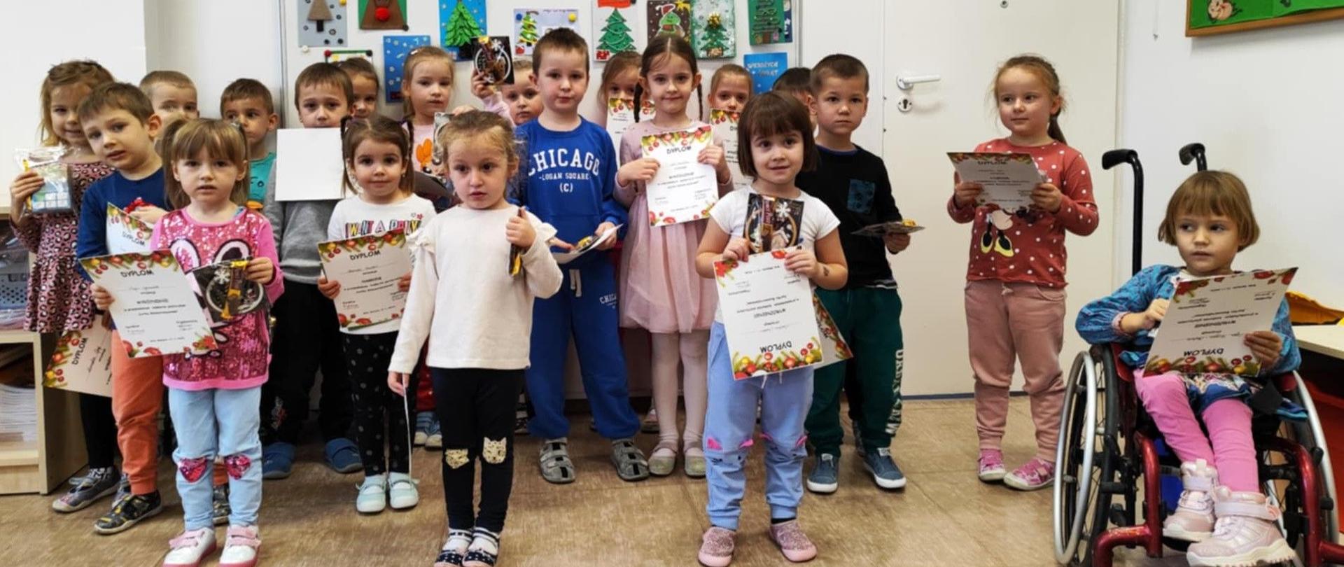 Laureaci Przedszkolnego Konkursu Plastycznego ,,KARTKA BOZONARODZENIOWA