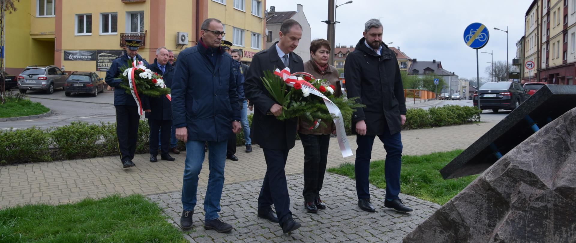 Samorządowcy w hołdzie powstańcom getta warszawskiego