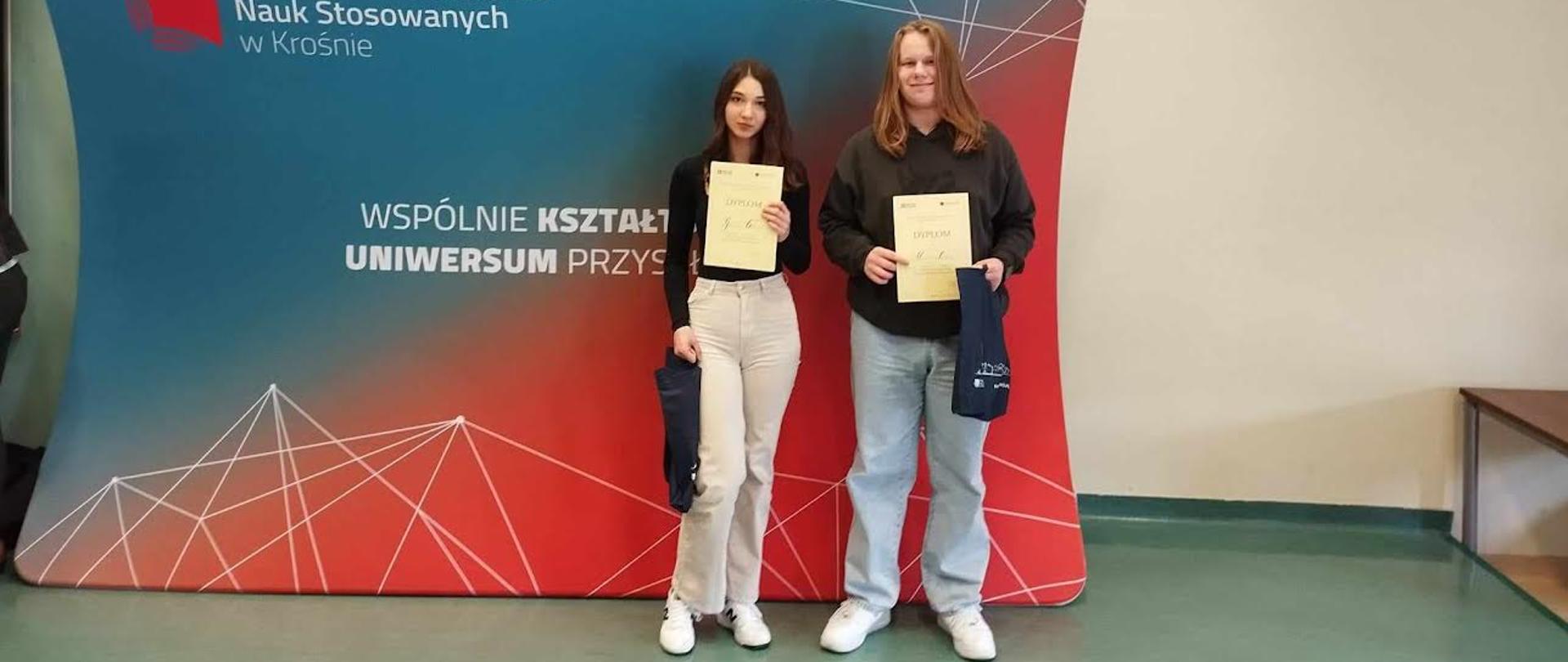 Uczniowie jasielskiego Ekonomika laureatami konkursu z języka angielskiego dla szkół ponadpodstawowych w Państwowej Akademii Nauk Stosowanych w Krośnie.