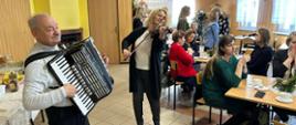 Występ podczas spotkania w Rybołach
