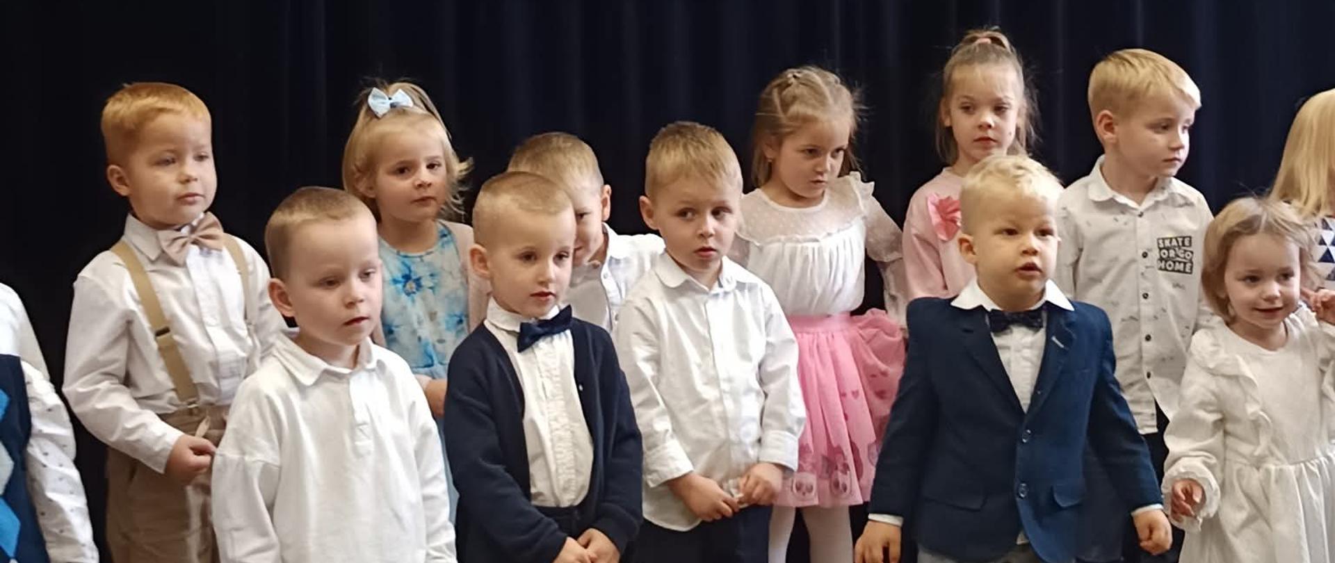 Grupa przedszkolaków.