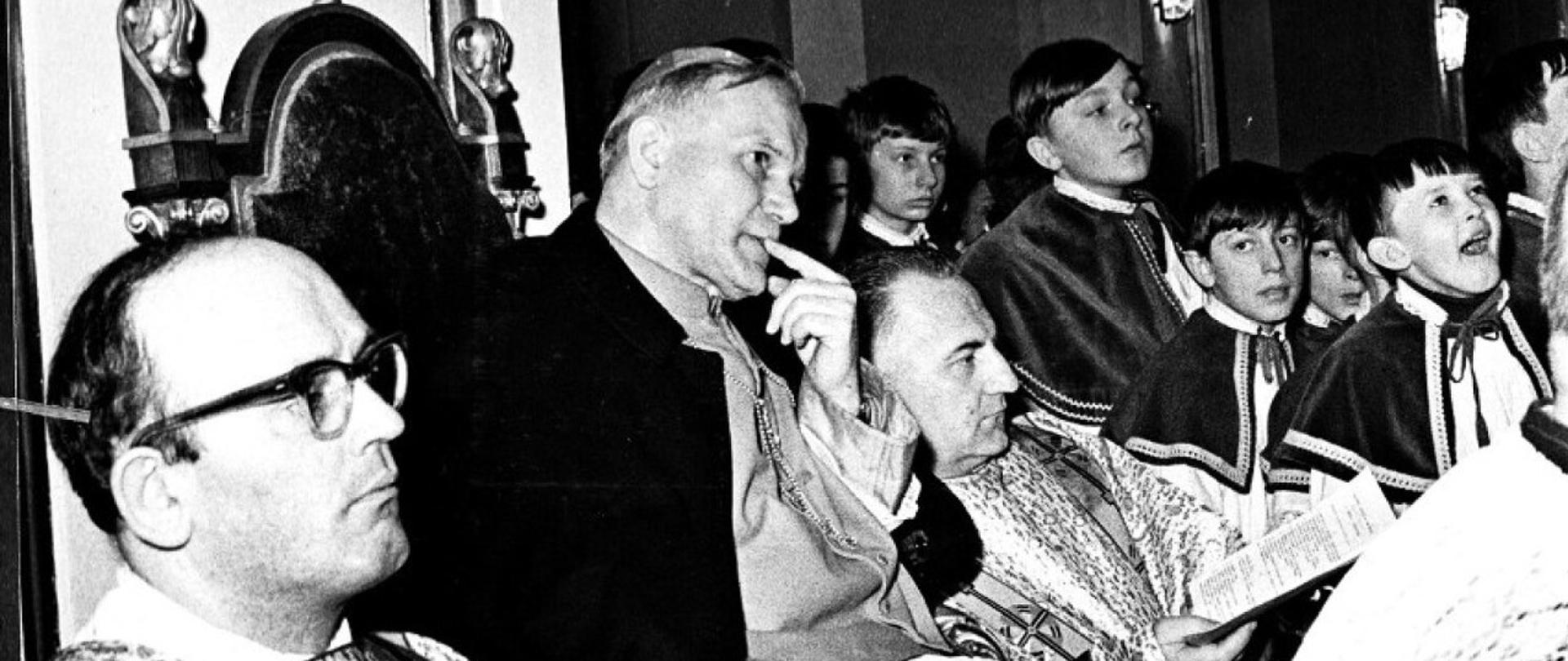 W marcu 1970 roku, jako arcybiskup krakowski, przewodniczył w gorlickiej bazylice uroczystościom peregrynacji symbolicznych, pustych ram obrazu Matki Bożej Jasnogórskiej