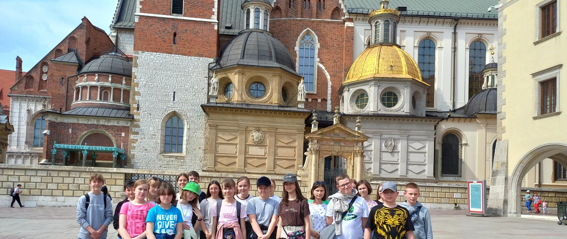 zdjęcie przed Katedrą na Wawelu