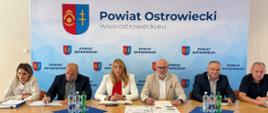 W Starostwie Powiatowym w Ostrowcu Świętokrzyskim odbyła się narada z dyrektorami 