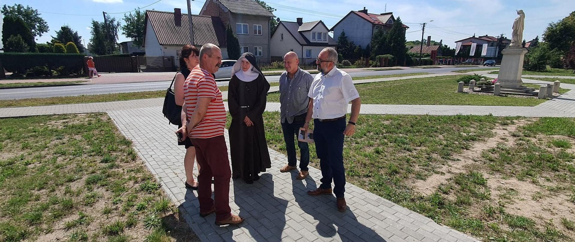 Z pomocą Siostrom Klaryskom przyszedł samorząd Powiatu Przasnyskiego,
