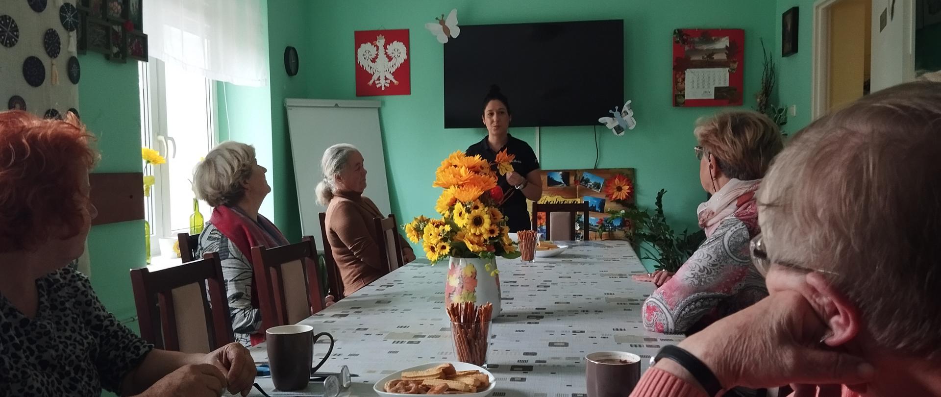 Spotkanie z funkcjonariuszem Policji w Klubie „Senior+”