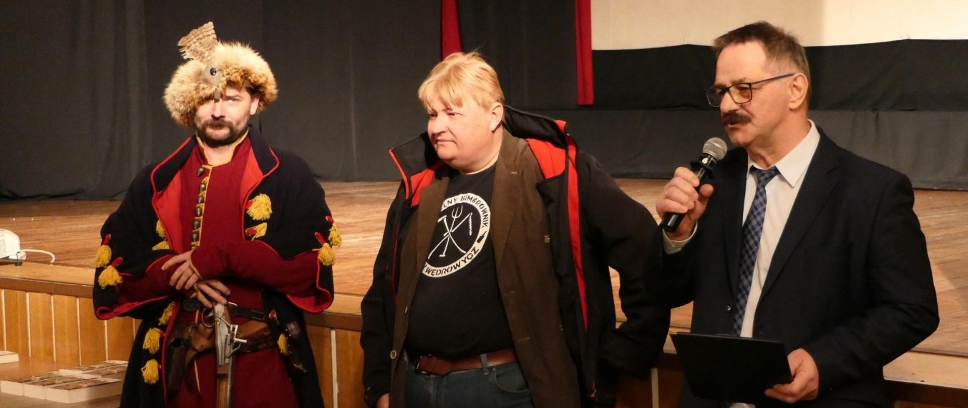 Starosta Lipski - Sławomir Śmieciuch wita i dziękuję Autor książki i scenariusza autorowi książki i scenariusza serialu - Jackowi Komudzie oraz odtwórcy jednej z ról.