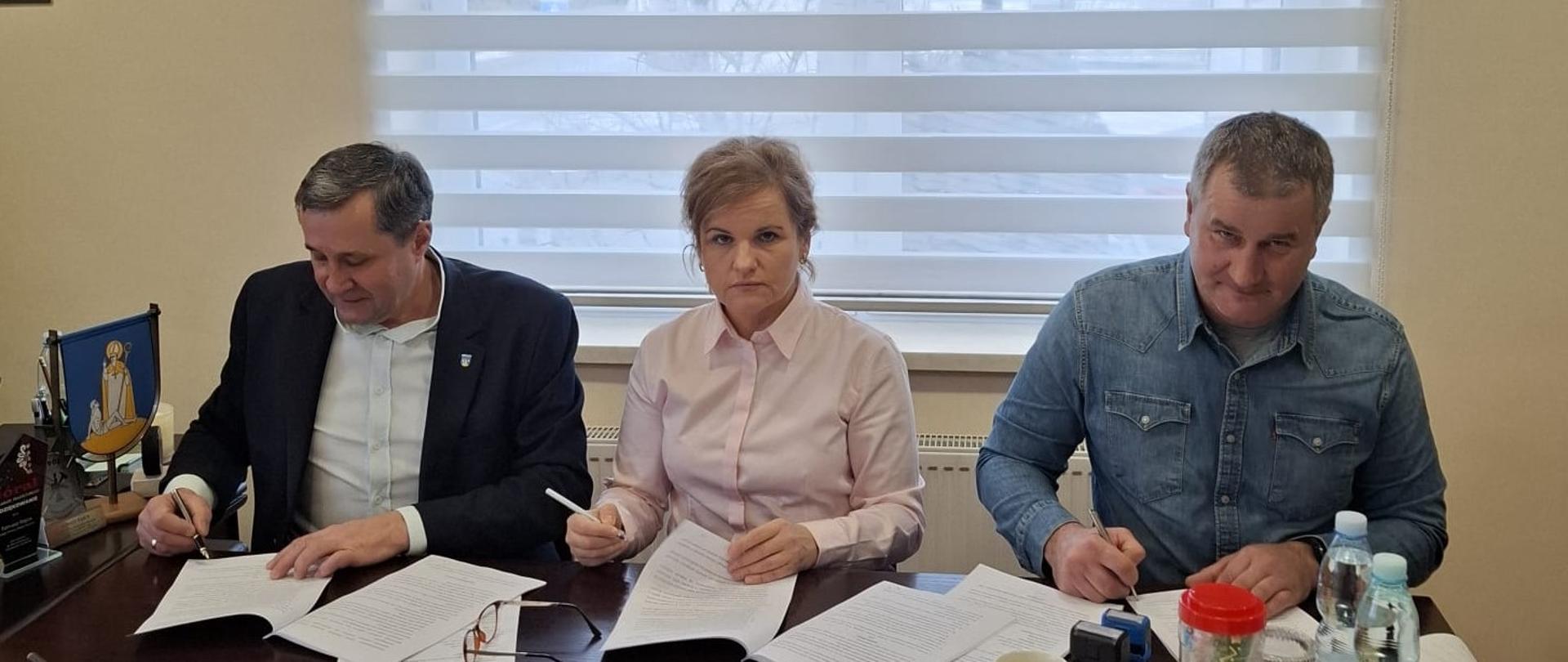 Podpisanie umowy na Rozbudowę infrastruktury wodno-kanalizacyjnej na terenie Gminy Raba Wyżna - część II - sieć kanalizacyjna.