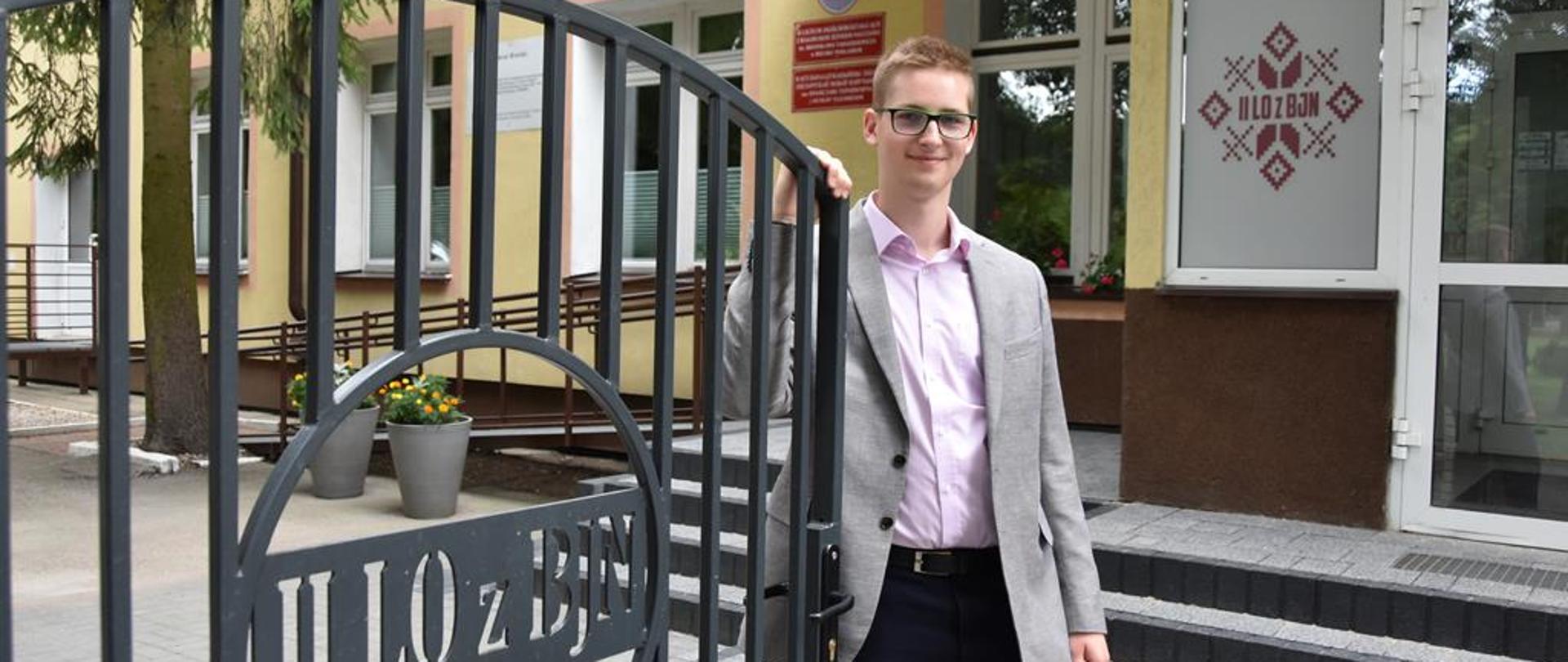 Mateusz Ostaszewicz z II LO uczniem Dulwich College
