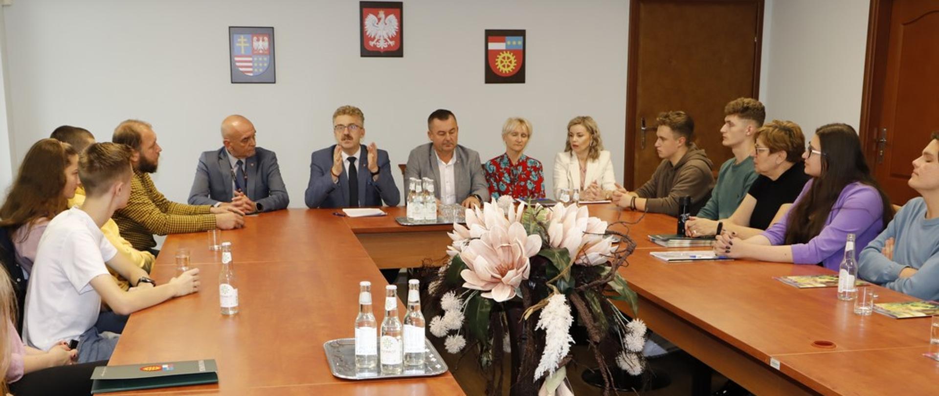 Spotkanie konsultacyjne w sprawie powołania Młodzieżowej Rady Powiatu
